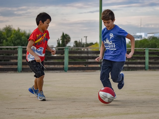 利背后的基 利背后的基